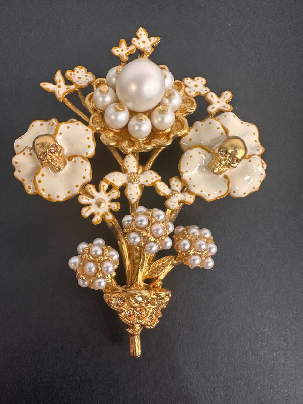 Alexander McQueen Gold and Cream Floral Pearl large Skull Brooch